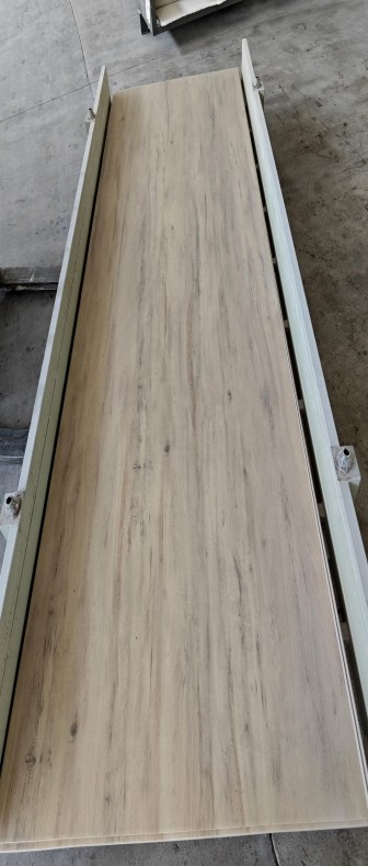 Ailanthus Wood — фотография из каталога